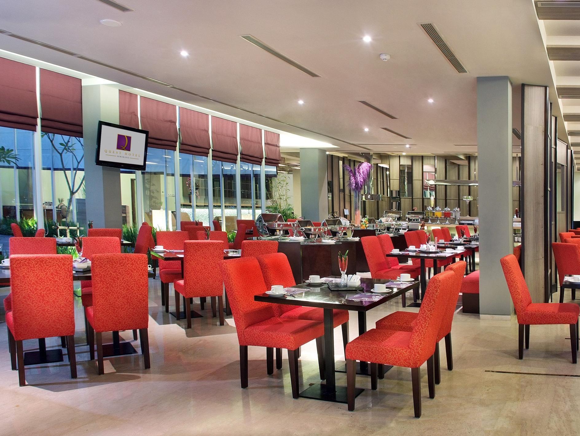 Quest Hotel Simpang Lima - Semarang By Aston Ресторант снимка